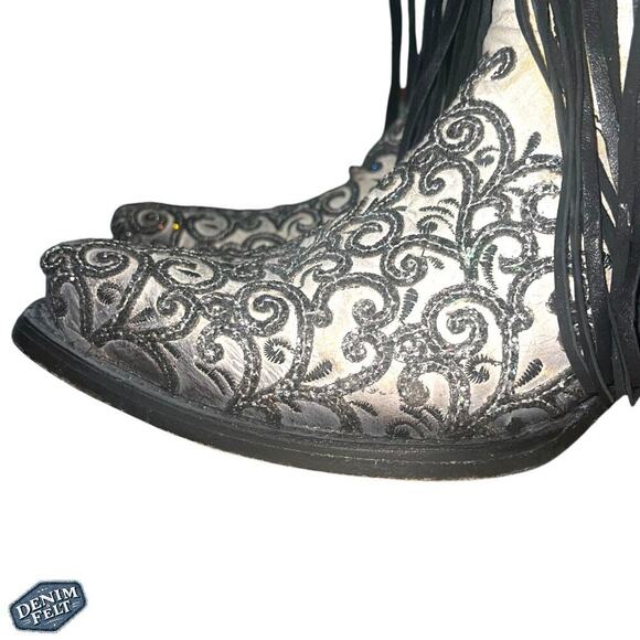 Corral Women’s OVERLAY BLACK EMBROIDERY LAMB FRINGE WHITE SNIP TOE COWBOY BOOT - Picture 10 of 15